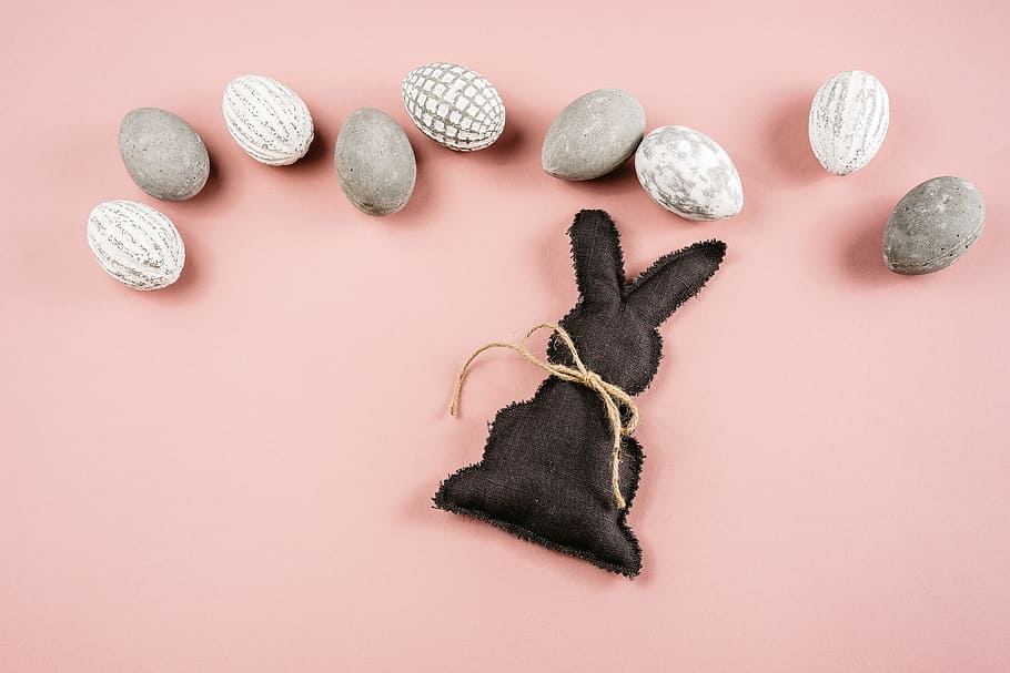 Pink Easter Background with Handmade Rabbit, concepts And Ideas HD wallpaper