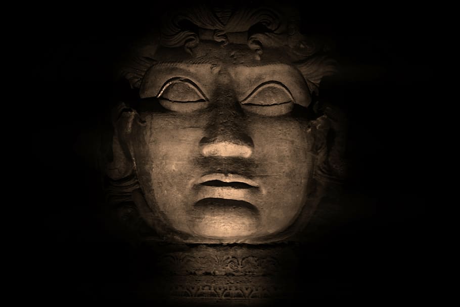 close-up photo of Buddha statue, medusa, sculpture, head, old