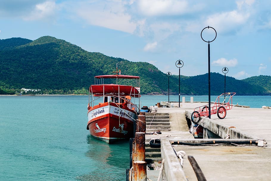orange boat on dock, red and white yacht on dock, Paradise, Koh Chang, HD wallpaper