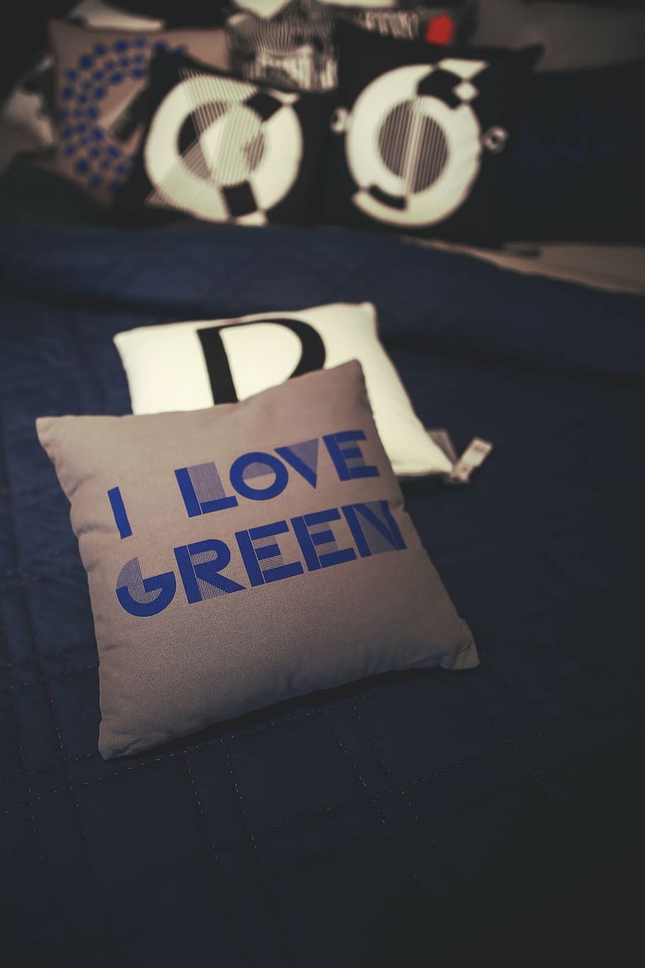 interior, design, decoration, pillow, green, blue, gray, bed HD wallpaper