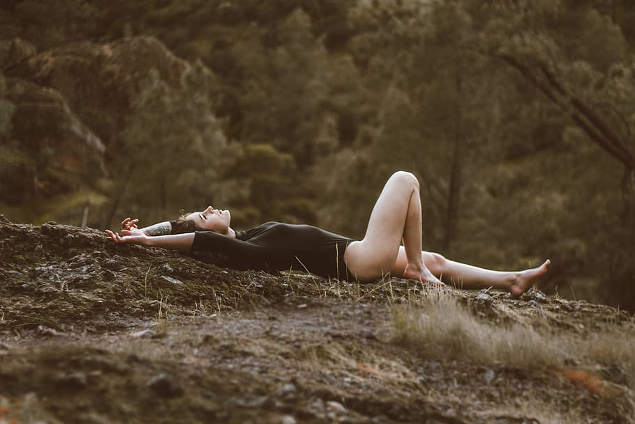 Lost Athlete, woman lying on brown soil, women, outdoors, nature HD wallpaper
