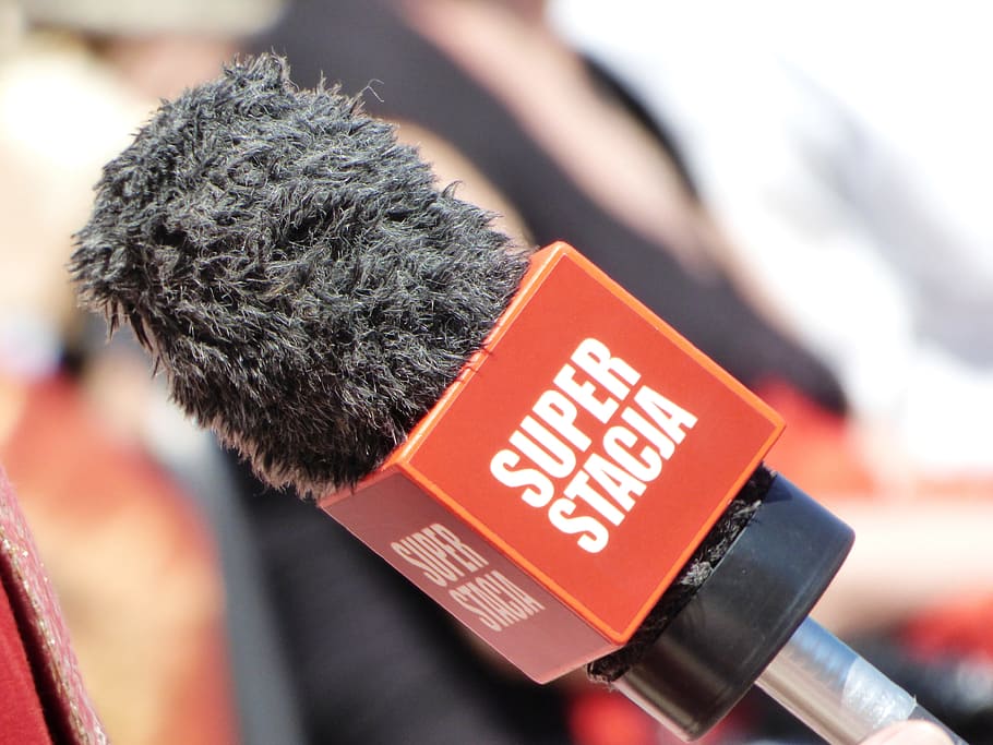 close-up photo of red and black Super Stacja microphone, reporter HD wallpaper