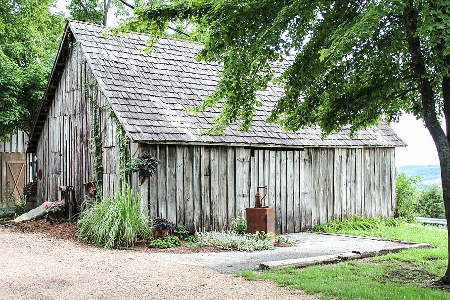 barn, farm, tree, implement, rural, farming, vintage, country HD wallpaper