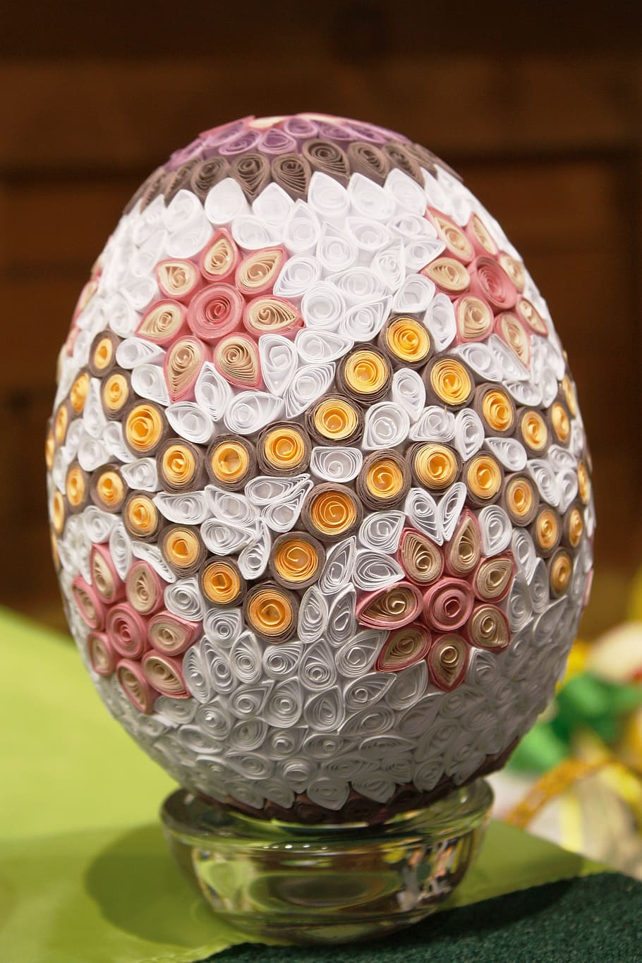 pink, white, and yellow decorative egg closeup photo, Easter Eggs HD wallpaper