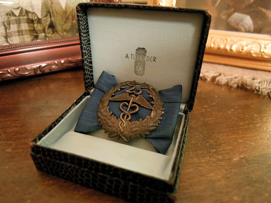 T, Box, Memorial, Medal, Prize, career, curriculum vitae, old HD wallpaper