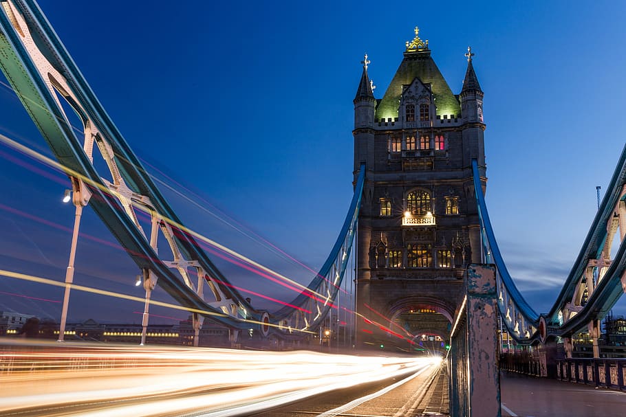 time-lapse photography of vehicles on bridge at nighttime, tower bridge HD wallpaper