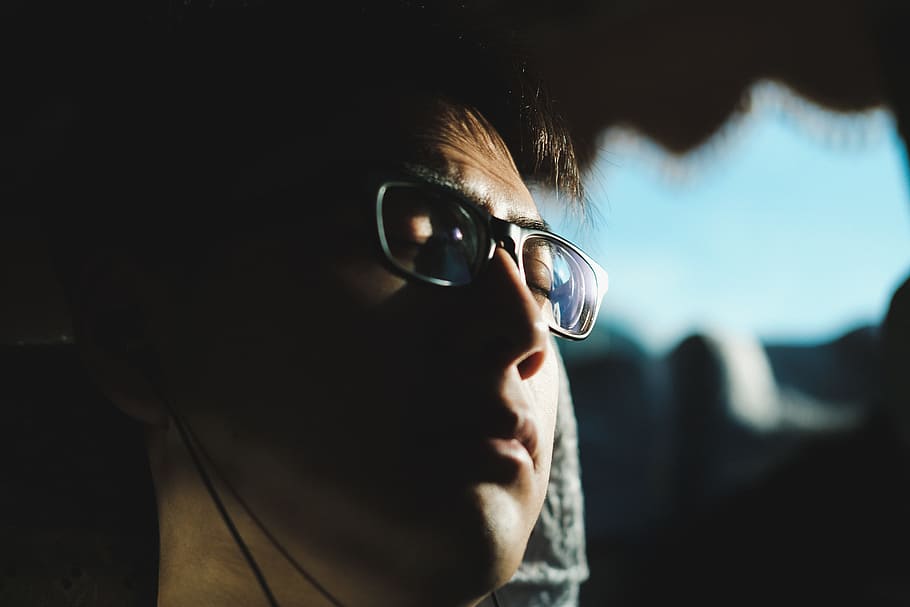 man eyes closed wearing eyeglasses, man wearing black framed eyeglasses sleeping in closeup shot HD wallpaper
