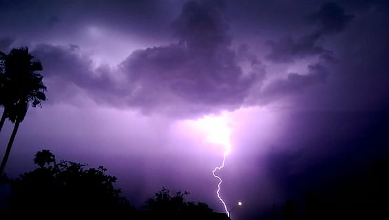 lightning strike at night, lightening, storm, clouds, dark HD wallpaper