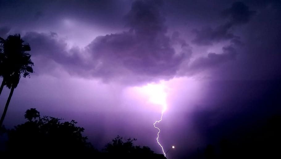 lightning strike at night, lightening, storm, clouds, dark HD wallpaper