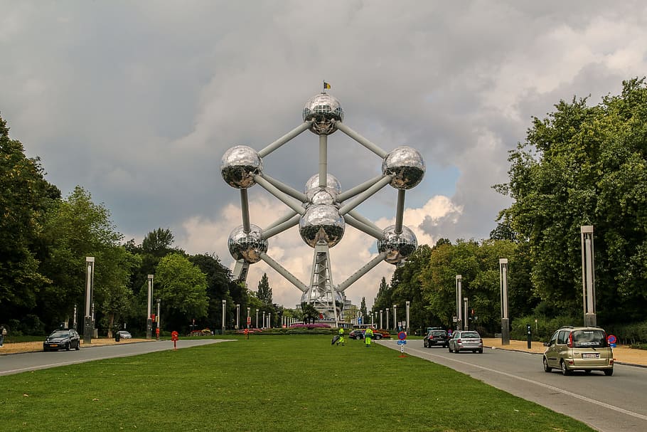 Belgium, Brussels, Atomium, cloud - sky, tree, grass, architecture, HD wallpaper