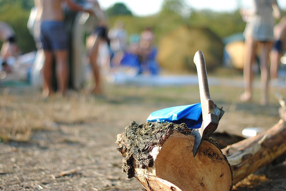 picnic, axe, bokeh, vacation, summer, wood, focus on foreground HD wallpaper