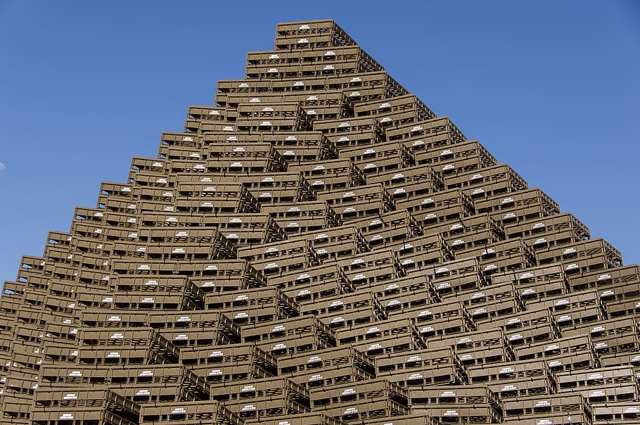 sculpture, art, pyramid, plastic, crates, construction, contemporary HD wallpaper
