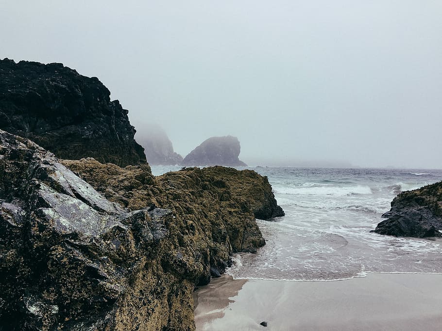 time lapse photography of seashore near boulder, rocks near body of water HD wallpaper