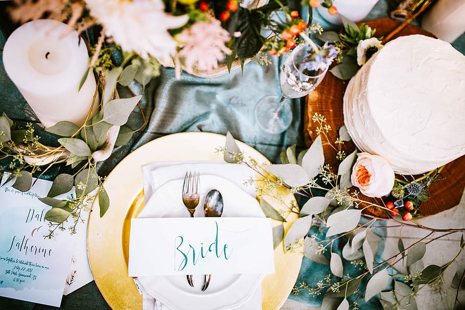bride dinnerware set on table, stainless steel spoon and fork on top of plate HD wallpaper