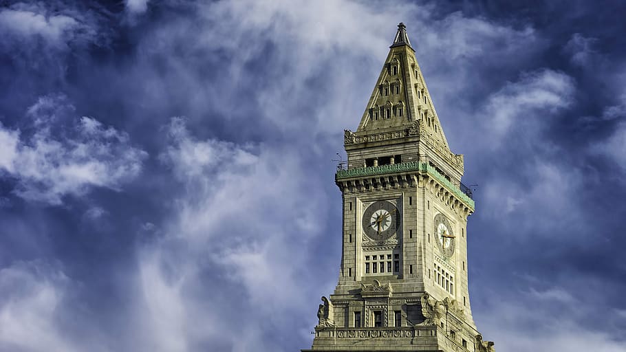 brown clock tower under the cloudy sky, gray clock tower during daytime HD wallpaper