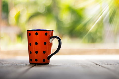 red and white ceramic mug, cup, top, view, coffee, table, vintage HD wallpaper
