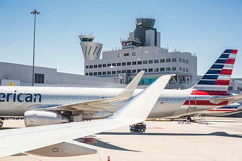 aero-airplanes-airport-boarding-thumbnail.jpg