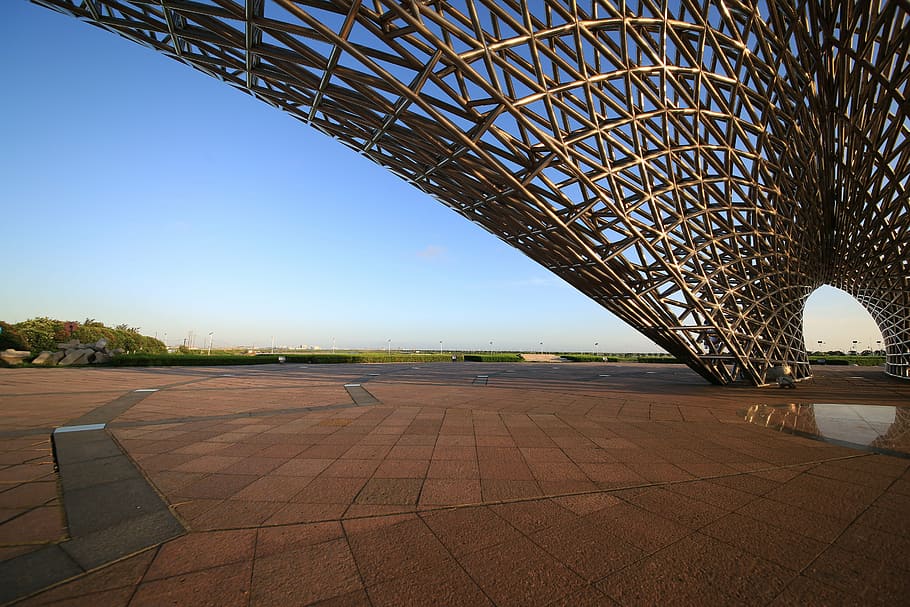 brown metal architecture at daytime, building, grid, beach HD wallpaper