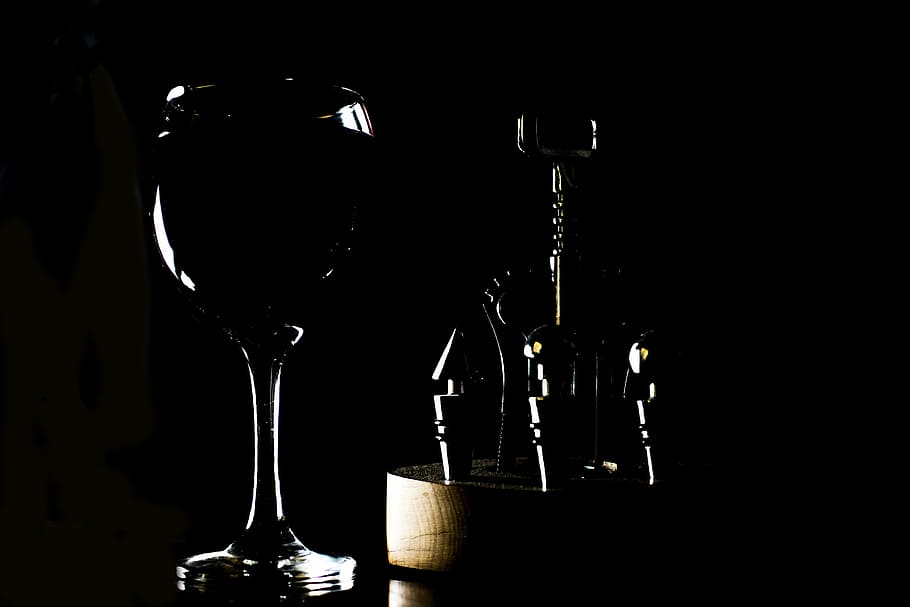 wine glass and wine stoppers on black background, cup, red HD wallpaper