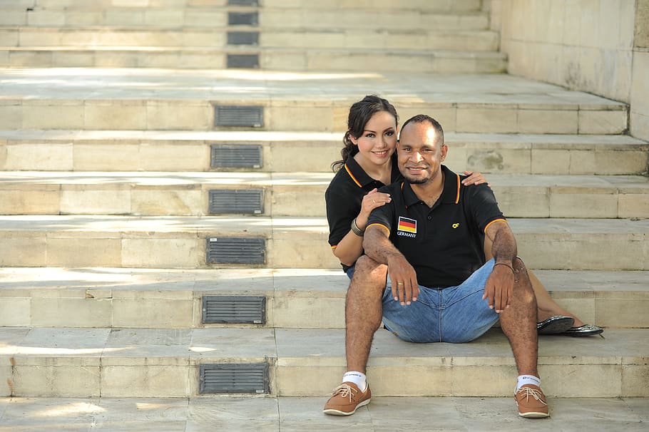 love, mesra, staircase, front view, sitting, two people, men HD wallpaper