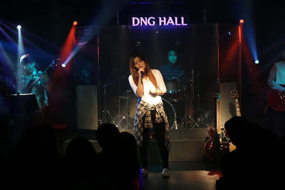 performance, show, singer, stage, woman, girl, event, party HD wallpaper