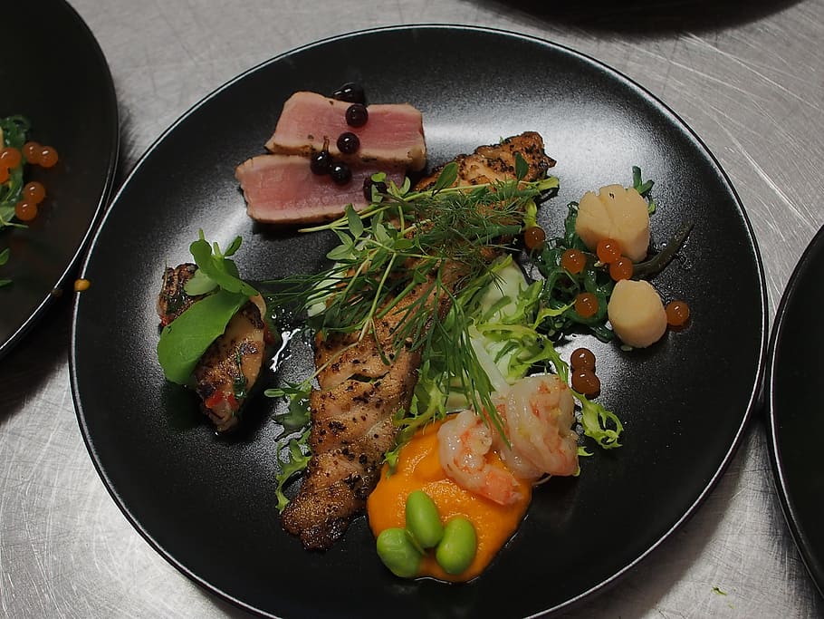 first course, fish, portion served, seafood, salmon, lækkrier HD wallpaper
