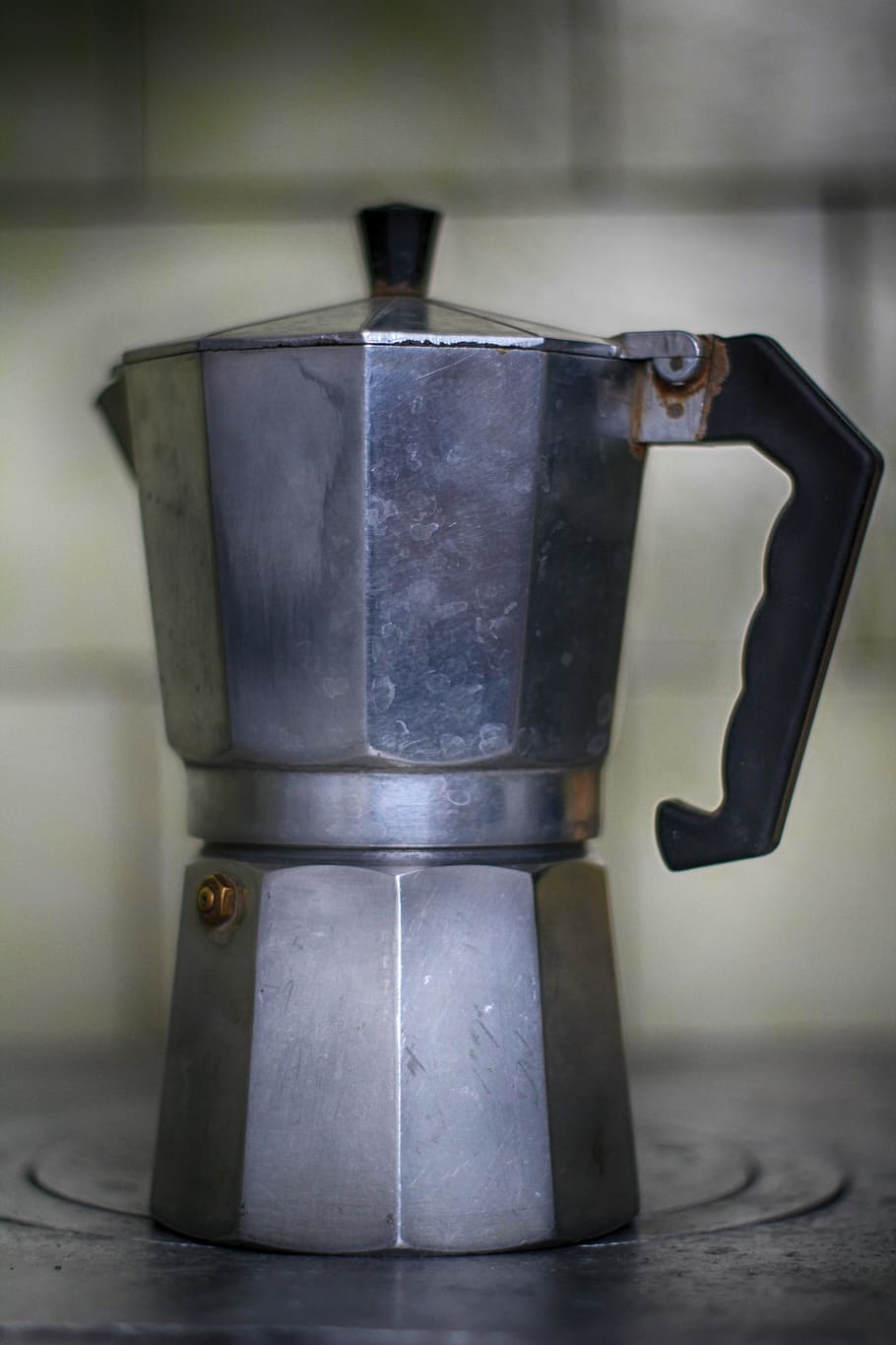 a coffee maker, cuban, metal, aluminium, drink, plate, old HD wallpaper