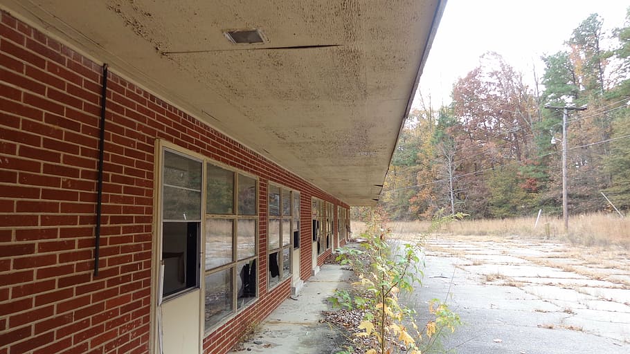building old, abandoned, windows, broke, bricks, glass, dirt HD wallpaper