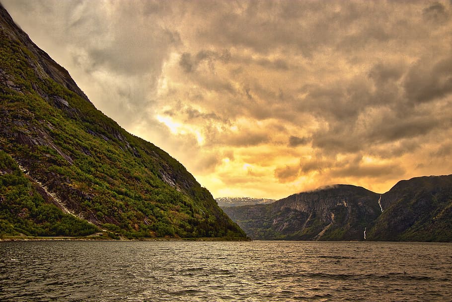 mountain near body of water during daytime, Mountains, Norway HD wallpaper