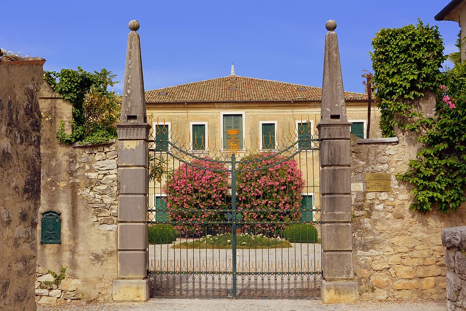 villa, entry, gate, ancient, punta san vigilio, italy, lake garda HD wallpaper