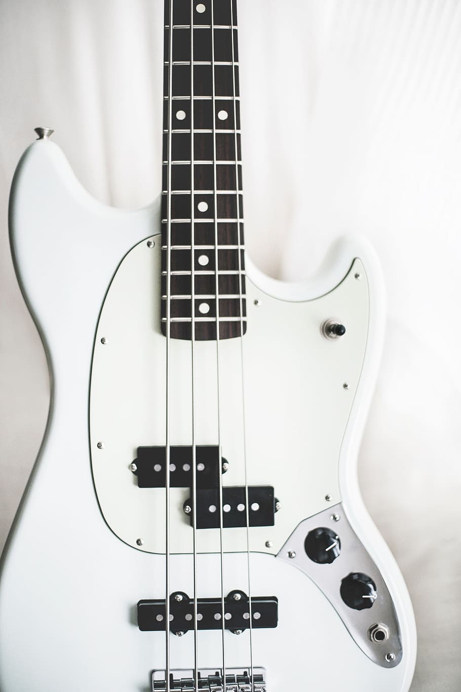 instrument, music, string, guitar, electric, chords, black and white HD wallpaper