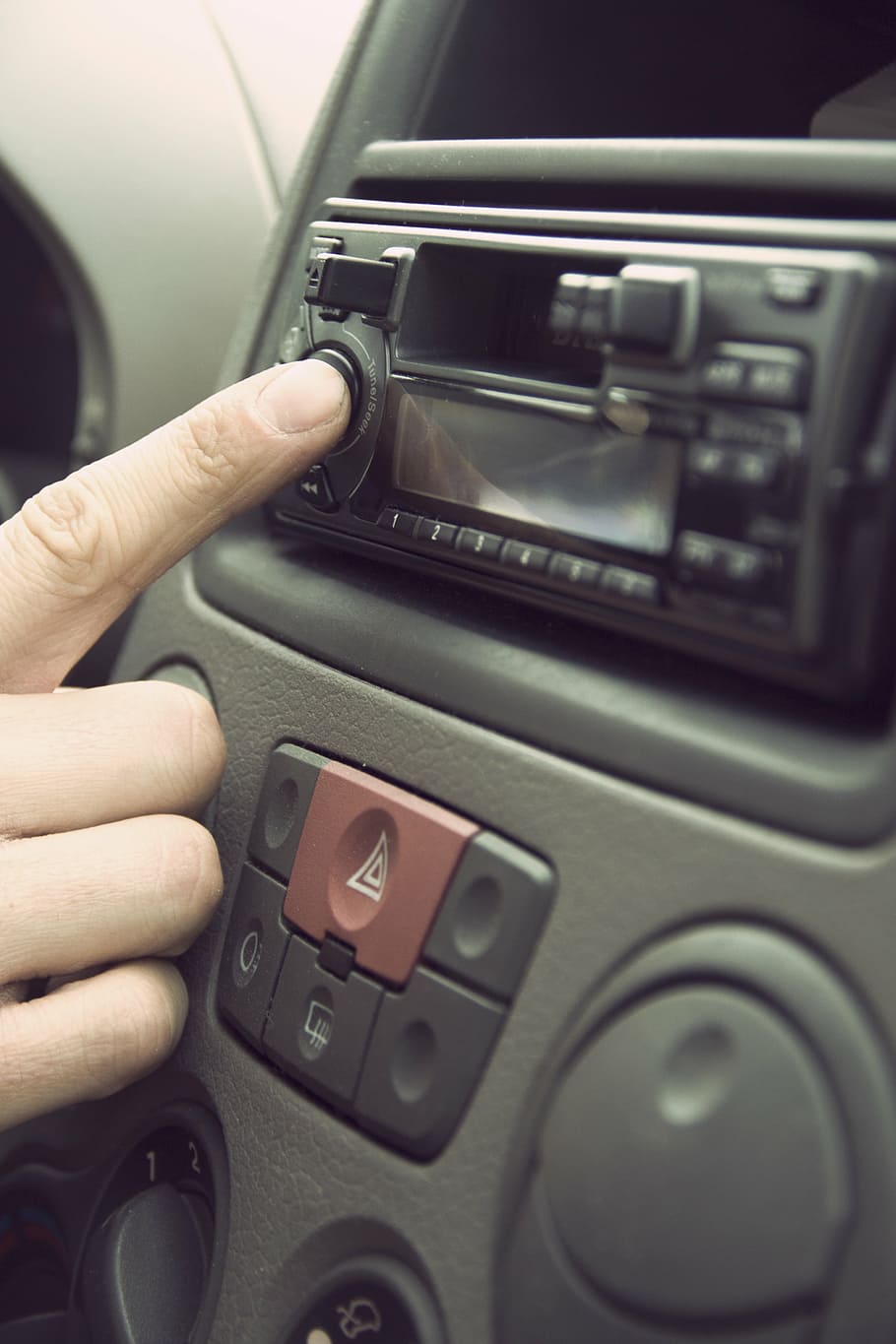 audio, car, controls, distraction, music, radio, technology