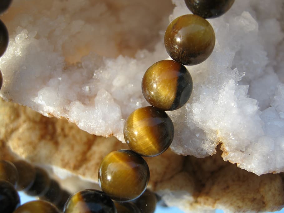 quartz, gem, minerals, chain, broken up, halves, druze, food HD wallpaper
