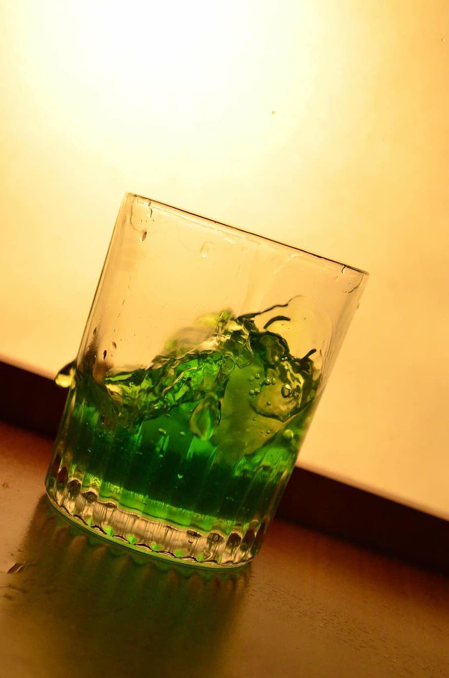 liquid, green, glass, splash, pouring, alcohol, drink, beverage HD wallpaper