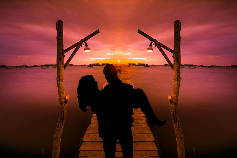 silhouette of man carrying woman on dock near water, face to face, HD wallpaper
