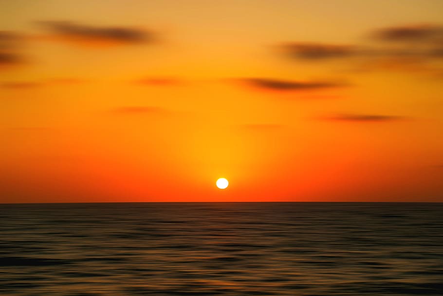 sea, sunset, sky, orangy, horizon, still, beauty in nature HD wallpaper
