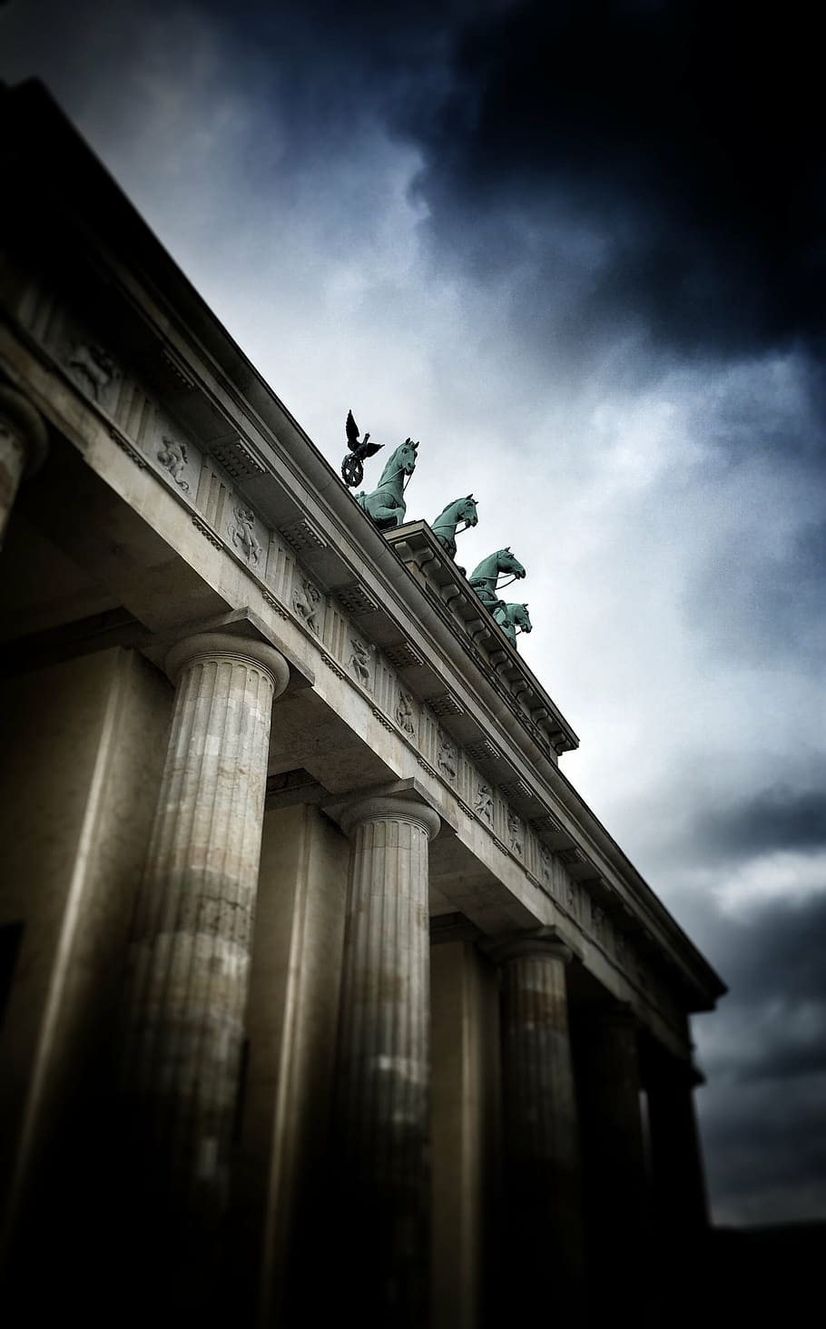 Brandenburg gate, architecture, building, infrastructure, clouds HD wallpaper
