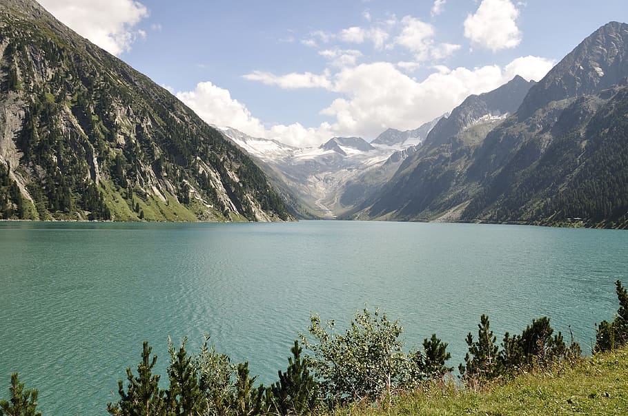 body of water surrounded by mountains during daytime, alpine HD wallpaper