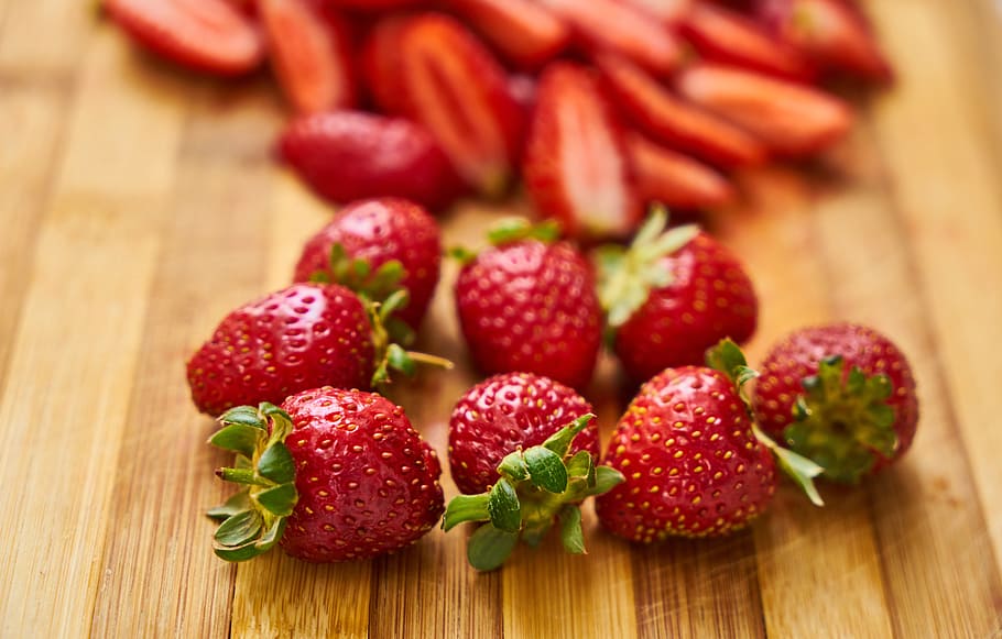 strawberry, red, macro, fruit, horizontal, nature, summer, color image HD wallpaper