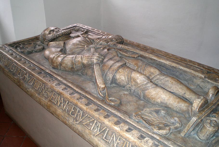 Vojtěch I of Pernstein's tomb in St. Bartholomew's Church in Pardubice, Czech Republic, HD wallpaper