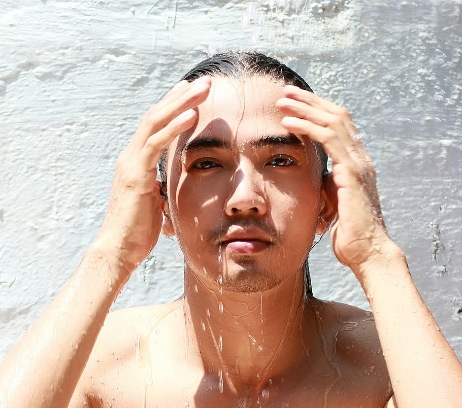 man taking a bath photography, water, people, lad, headshot, portrait, HD wallpaper