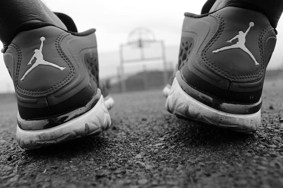 person wearing Air Jordan sneakers grayscale photo, Slippers, HD wallpaper