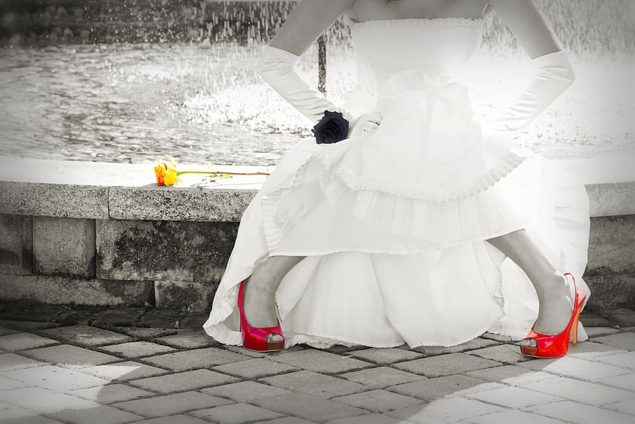 White wedding dress hot sale red shoes