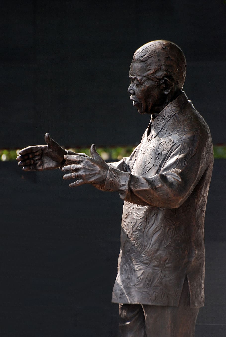 man concrete statue at daytime, nelson mandela, bronze, london, HD wallpaper