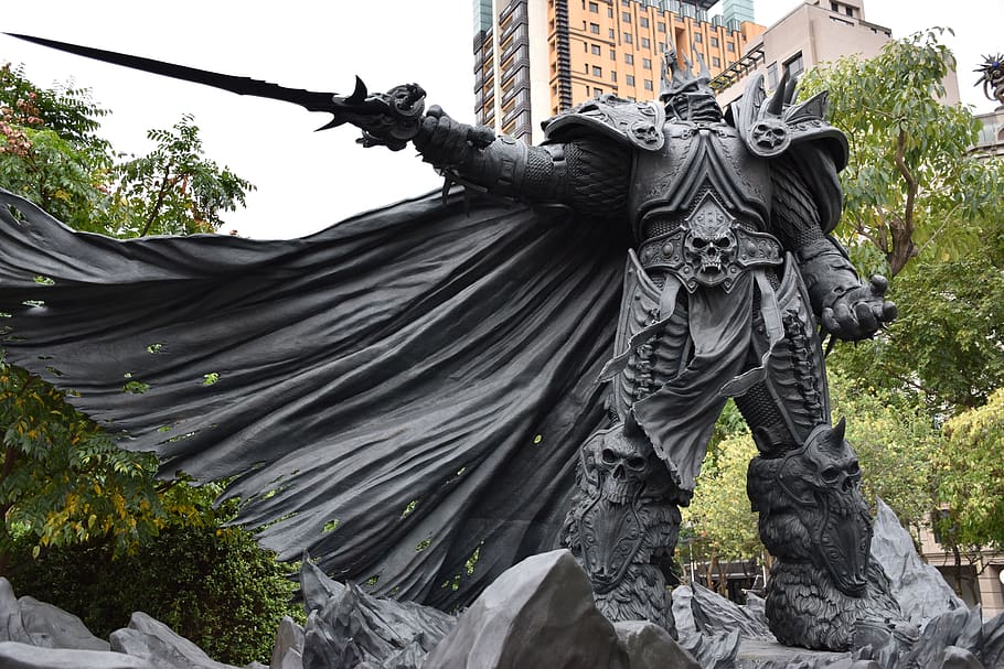 arthas-menethil-warcraft-statue-video-game-character-taichung.jpg