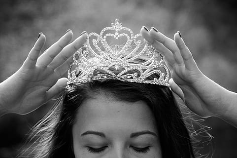 HD wallpaper: woman holding crown on head, queen, crowning, royalty, luxury  | Wallpaper Flare