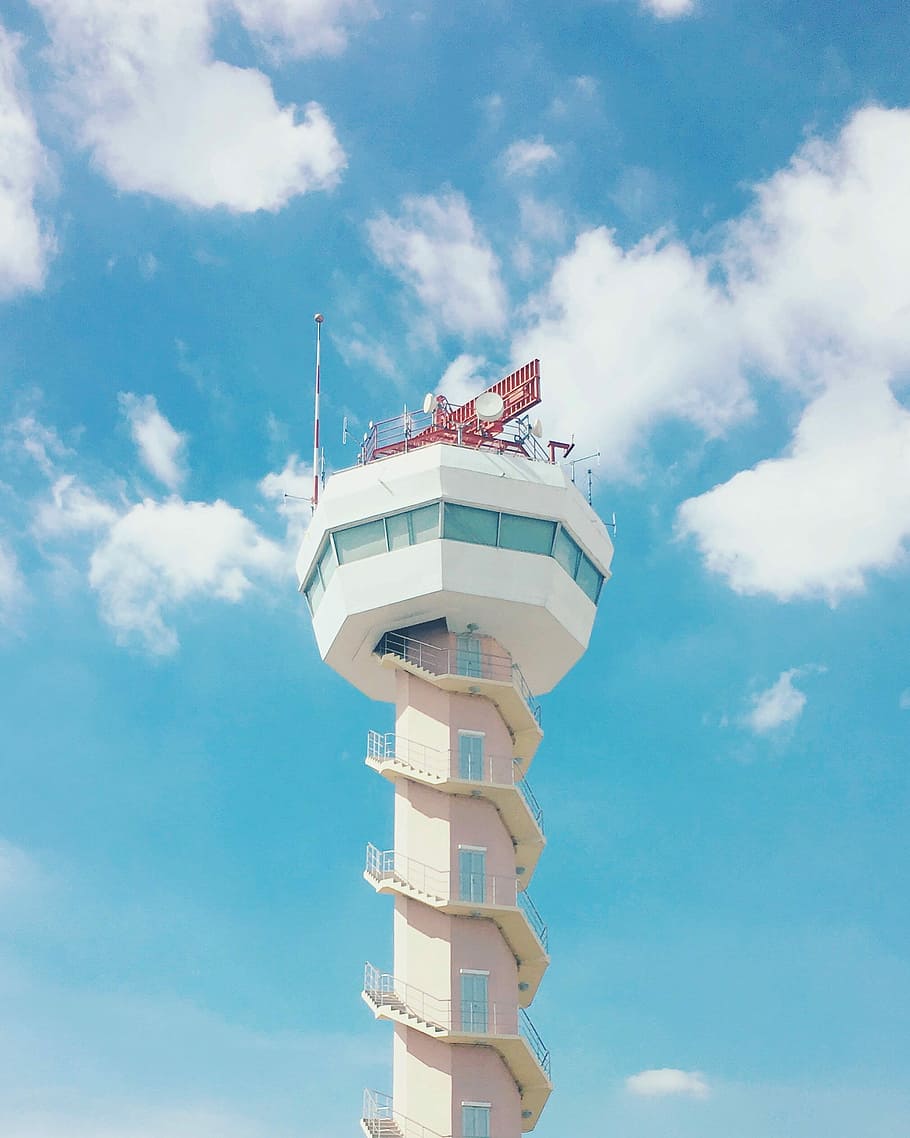 white airport tower under blue sky, photo of a white concrete tower during day time HD wallpaper