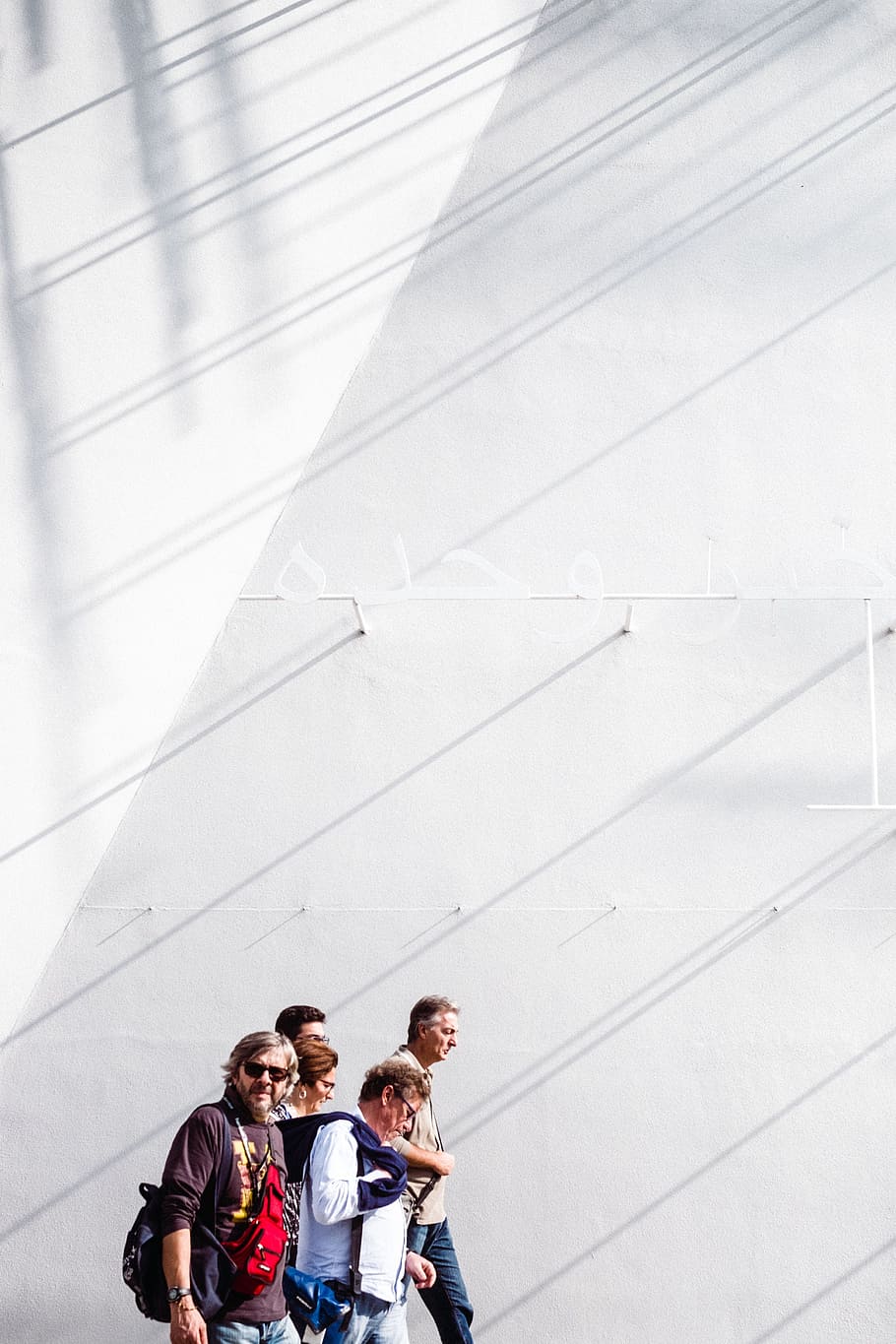 white, wall, people, men, woman, walking, real people, lifestyles HD wallpaper