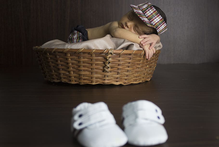 Basket, Slipper, Visor, one person, indoors, adults only, one woman only HD wallpaper