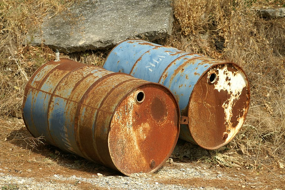 two blue-and-brown metal drums on brown surface, barrel, ntamari triandria HD wallpaper